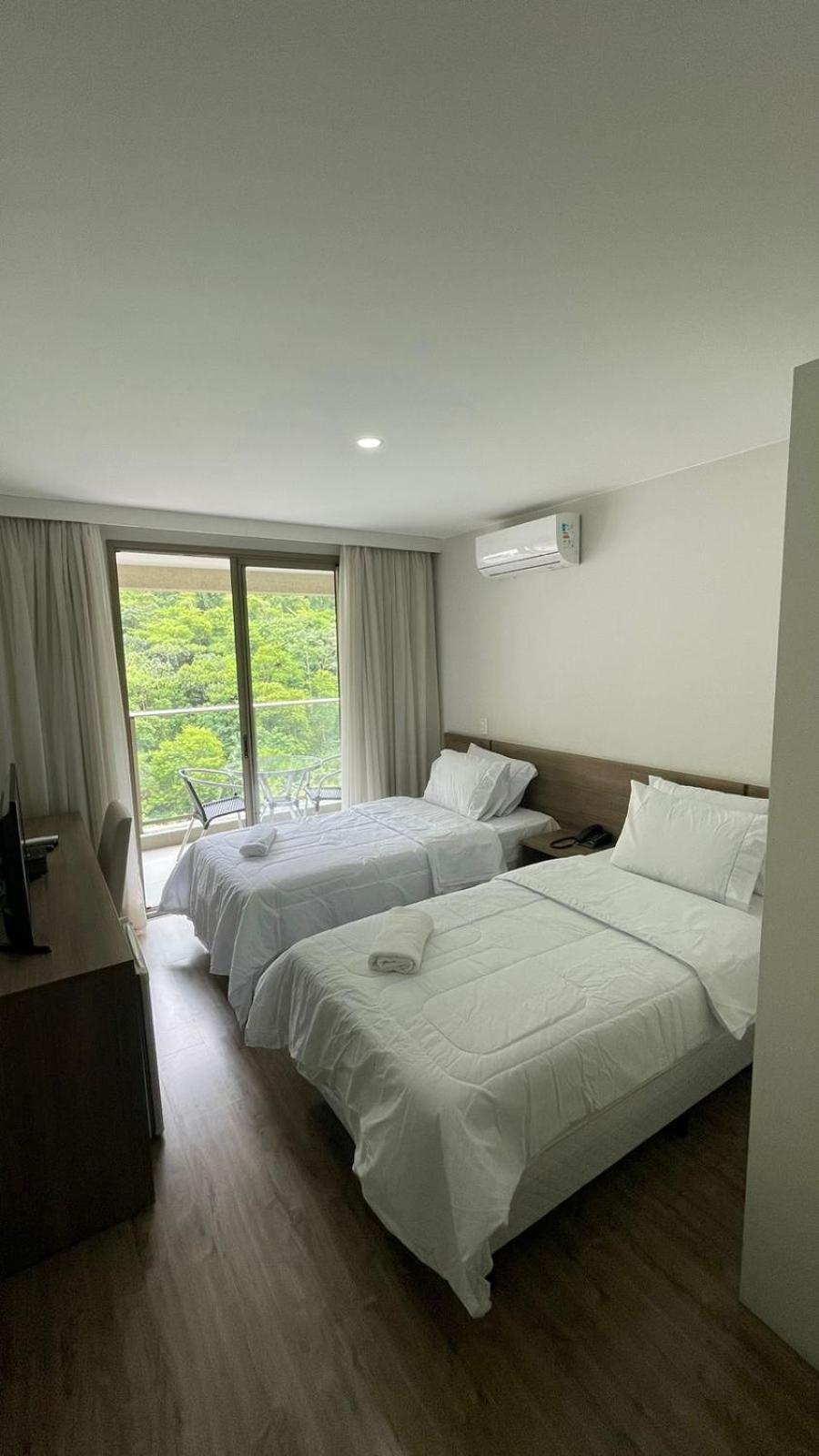 Master No Condominio Via Premiere Rio de Janeiro